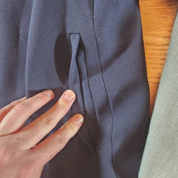 EUC Banana Republic Women's Jackets with Ruffle Sleeves, Size 6 - Picture 7 of 10